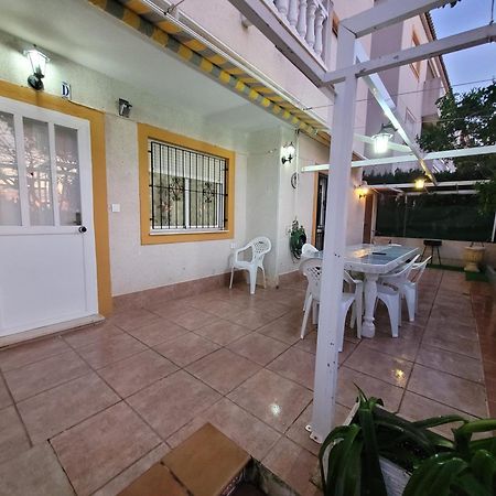 Apartamento Bajo Con Terraza Y Piscina تورّيفيِخا المظهر الخارجي الصورة
