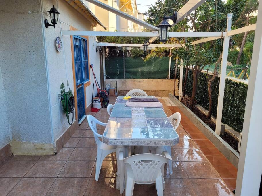 Apartamento Bajo Con Terraza Y Piscina تورّيفيِخا المظهر الخارجي الصورة