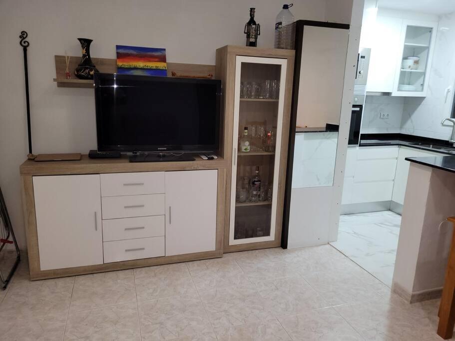 Apartamento Bajo Con Terraza Y Piscina تورّيفيِخا المظهر الخارجي الصورة