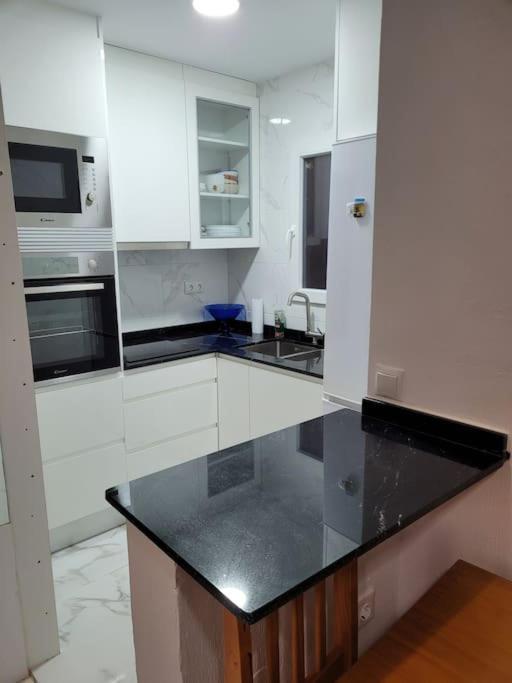 Apartamento Bajo Con Terraza Y Piscina تورّيفيِخا المظهر الخارجي الصورة