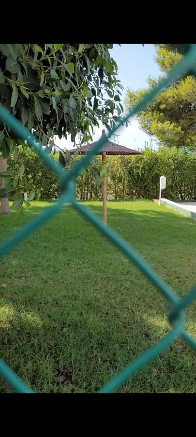 Apartamento Bajo Con Terraza Y Piscina تورّيفيِخا المظهر الخارجي الصورة
