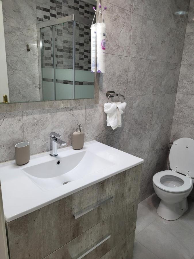 Apartamento Bajo Con Terraza Y Piscina تورّيفيِخا المظهر الخارجي الصورة