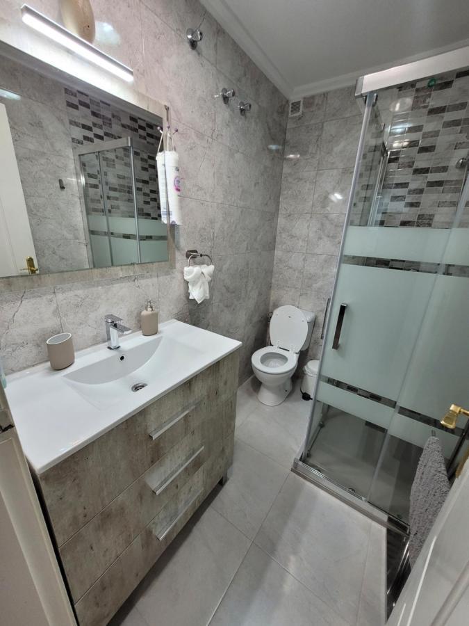 Apartamento Bajo Con Terraza Y Piscina تورّيفيِخا المظهر الخارجي الصورة