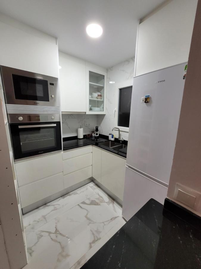 Apartamento Bajo Con Terraza Y Piscina تورّيفيِخا المظهر الخارجي الصورة