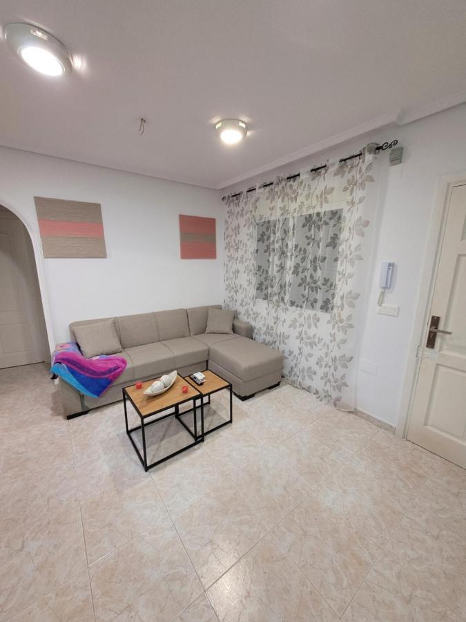 Apartamento Bajo Con Terraza Y Piscina تورّيفيِخا المظهر الخارجي الصورة