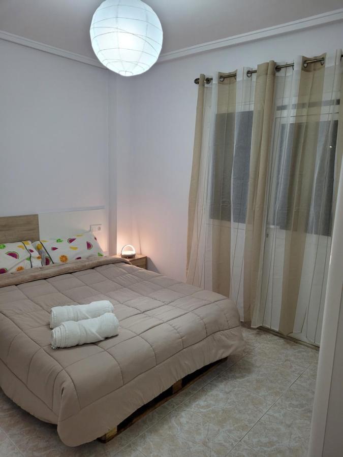 Apartamento Bajo Con Terraza Y Piscina تورّيفيِخا المظهر الخارجي الصورة