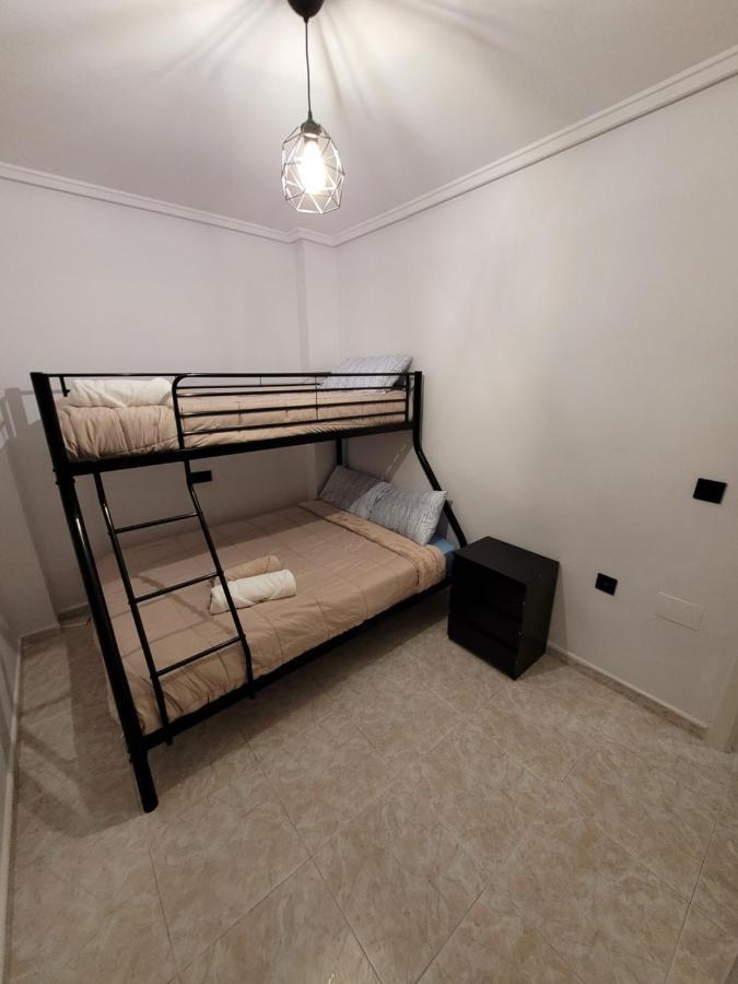 Apartamento Bajo Con Terraza Y Piscina تورّيفيِخا المظهر الخارجي الصورة